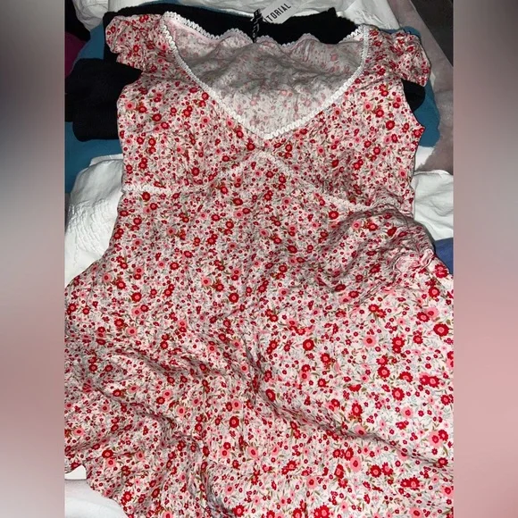 Motel matching top and mini skirt set - pink/red floral - Picture 3 of 3